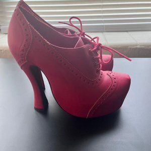 Von D Shoes- Natacha II, Fits size 8